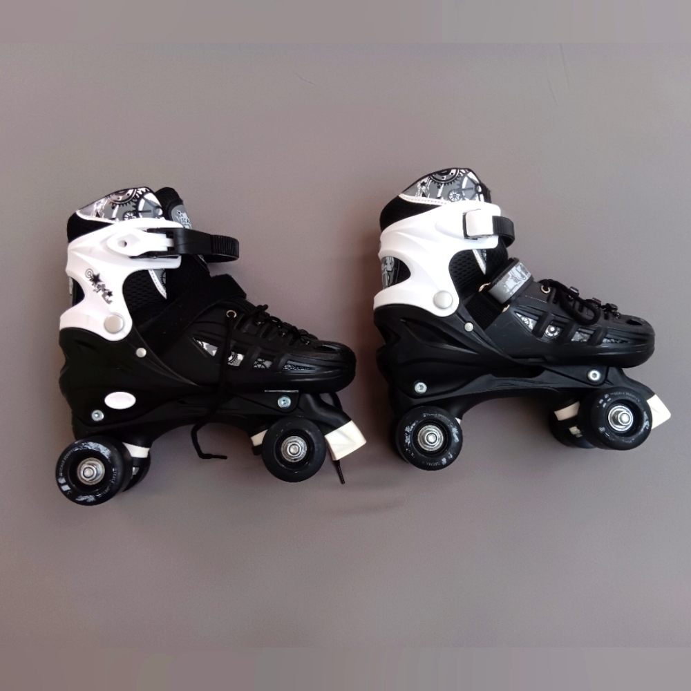 Boys Adjustable Rollerskates Size 4-6